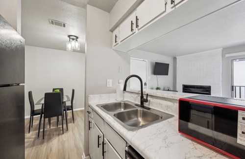 Grand Prairie Apartment | The Chandler 426 I Spacious 1 Bed 1 Bath