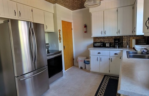 Bancroft Cottage | The Chanting River Nest w/hottubnSnowmobile/ATV trail across St. Pet-Friendly!