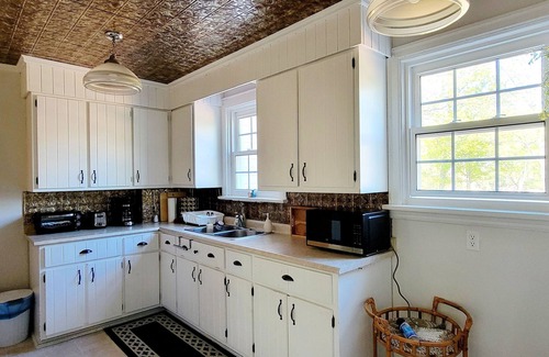 Bancroft Cottage | The Chanting River Nest w/hottubnSnowmobile/ATV trail across St. Pet-Friendly!