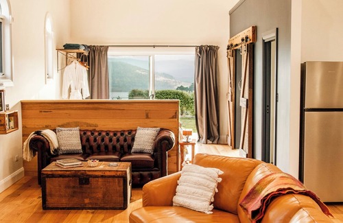Wattle Grove Cottage | The Chapel