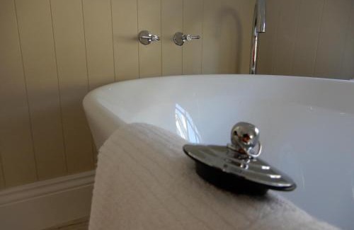 Deloraine House | The Chapel Deloraine