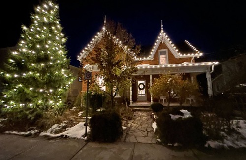 Prince Edward House | The Chapel Street Guesthouse in Downtown Picton