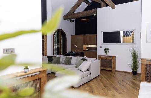 Coalbrookdale House | The Chapel - Telford - Sleeps 8
