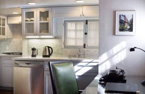 Beverly Grove Hotel | The Charlie Hotel