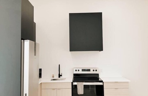 Woodstock Apartment | The Charlotte - King