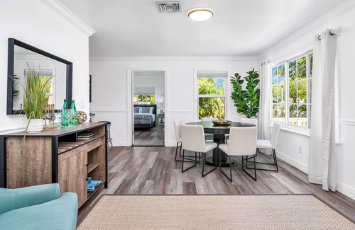 Parker Ridge House | The Charming Breezeway Villa with Hot Tub! 10 Min to The Beach!