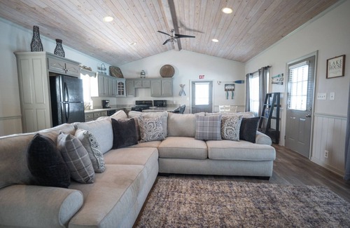 Moultrie Villa | The Charming Villa A, Poolhouse, and Amazing Lake Views Await.