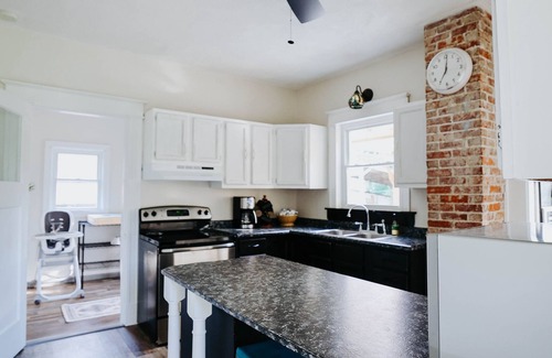 Dry Ridge House | The Charming Vintage Retreat: Century-Plus Cozy Home