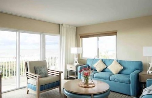 Marco Island Hotel | The Charter Club, Beach, Hot Tub, Pool, Beach