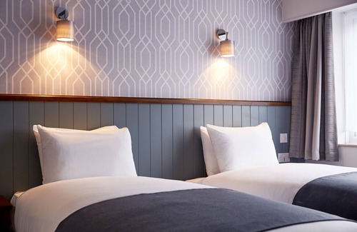 Nuneaton Hotel | The Chase Hotel by Greene King Inns