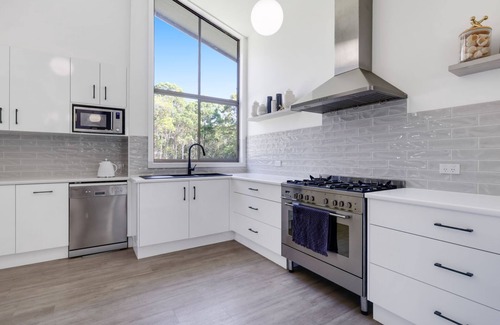 Falls Creek House | The Chateau by Experience Jervis Bay