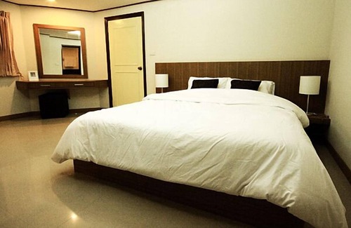 Chan Kasem Hotel | The Chateau Luxury Serviced Apartment