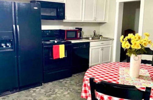 Price Cottage | The Checkered Daisy Cottage: Colorful and Fun