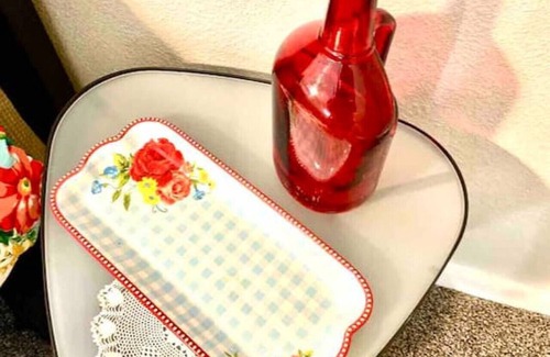 Price Cottage | The Checkered Daisy Cottage: Colorful and Fun