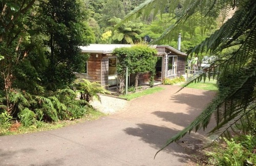 Lake Tarawera House | The Cheeky Tui Holiday House