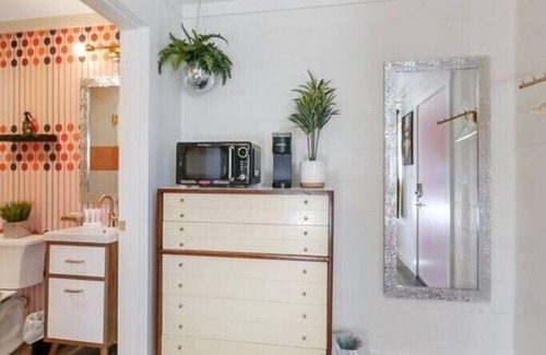 Trenton Hotel | The Cheetah Room #3 @ Retro Boutique Motel