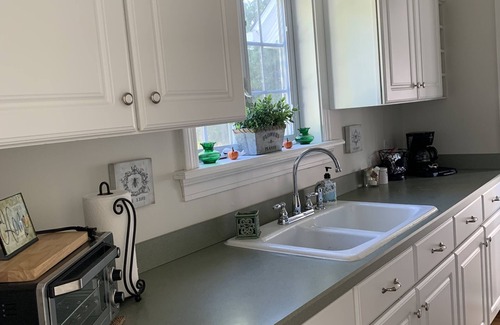 Medina House | The Chelsea of Medina - Walk to historic square, dining, shopping and more.