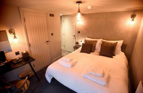 Thornham Hotel | The Chequers Inn, Thornham