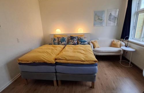 Arnager House | The Cherry Apartment - 'Den Gule Svane' Guest House near Rønne & Beach