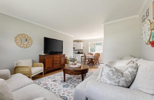 Mayfield House | The Cherry House 3Bd 1B
