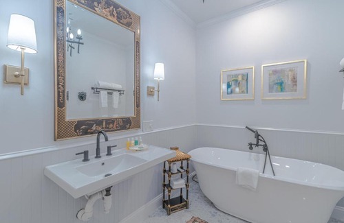 Urbanna Hotel | The Chesapeake Inn