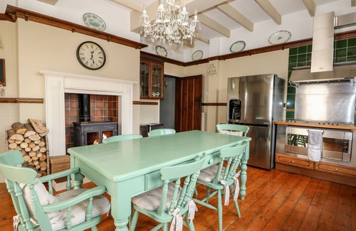 Peterborough Cottage | THE CHESTNUTS, pet friendly, luxury holiday cottage in Peterborough