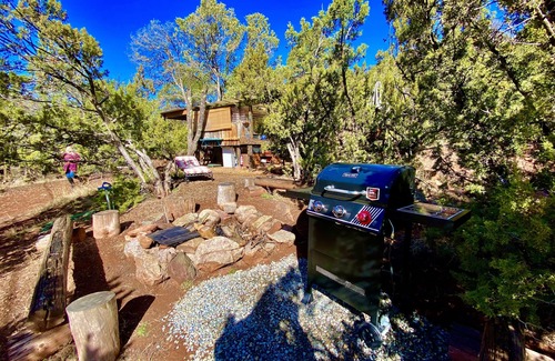 Zuzax Villa | The Chi-Treehouse.Very Civilized Glamping at Sunny Mellow Eco Villa!