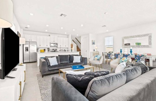 Reunion House | The Chic Abode at Liberty Bluff, Golf, Disney, Water Park