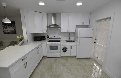 Poinsettia Heights Apartment | ♚The CHIC Apt♚2BR|Near Beach|Port|Airport|Las Olas