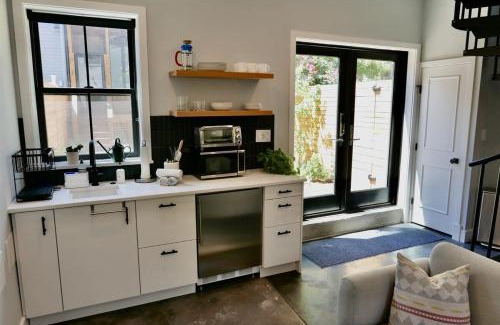 Shaw House | The Chic Carriage house in Shaw Sleeps 2