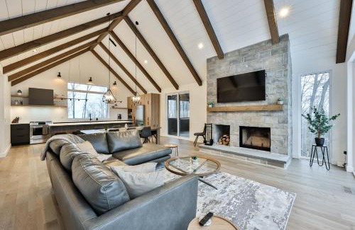 Saint-Faustin-Lac-Carre Ski Chalet | The Chic Shack - Golf, Ski, SPA