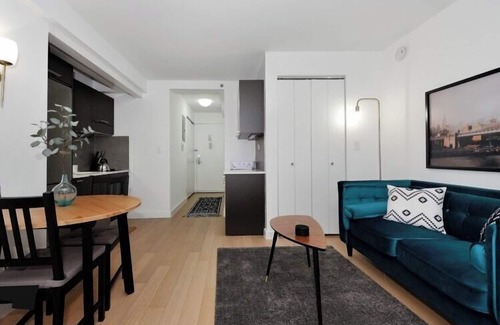 Midtown East Apartment | The Chic Vibe 8653