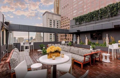 Rush and Division House | The Chicago Hotel Collection Magnificent Mile, 3 Standard King Rooms