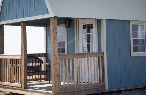 Redcliff House | The Chickadee Cabin, The Chickadee Cabin on the Hill