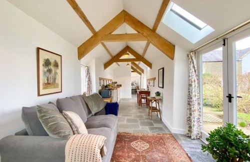 Upton Cheyney House | The Chicken Shed
