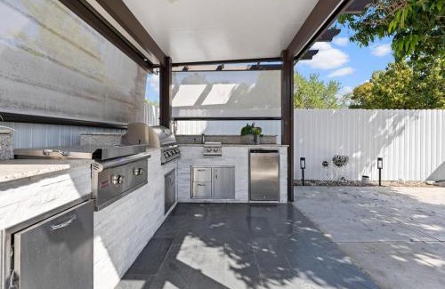 Miami Lakes House | The Chill Sunny Casa Near Beaches