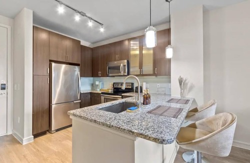 George Bush Park/Eldridge Apartment | The Chocolate Room on Briar