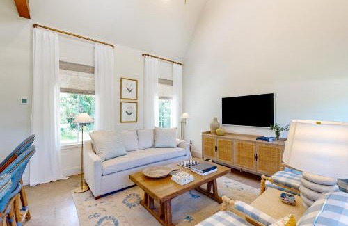 Brenham House | The Christmas Hill Cottages