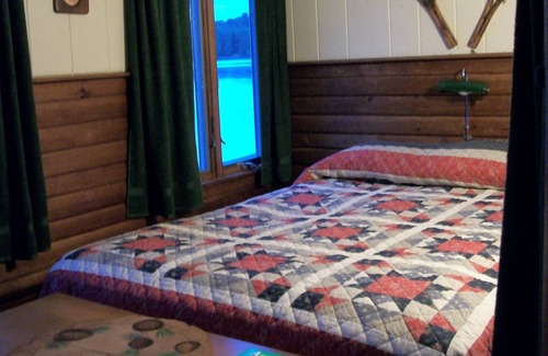 Bridgton Cabin | The Christmas Tree Inn