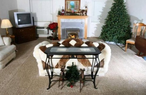 Mi-Wuk Village Hotel | The Christmas Tree Inn