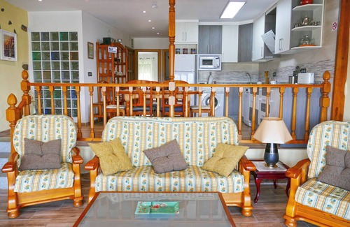 Navalmoral de Bejar Apartment | The Chumbea Triskel: a window to nature, relaxation, and the stars