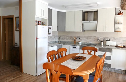 Navalmoral de Bejar Apartment | The Chumbea Triskel: a window to nature, relaxation, and the stars