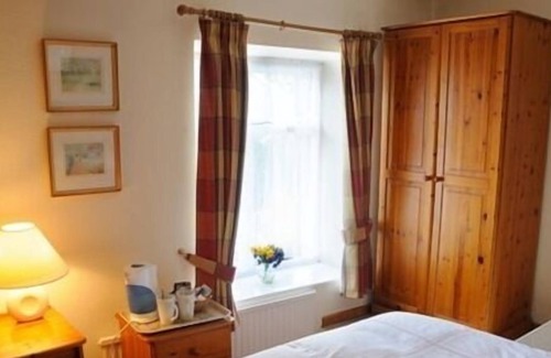Kerridge Hotel | The Church House Inn