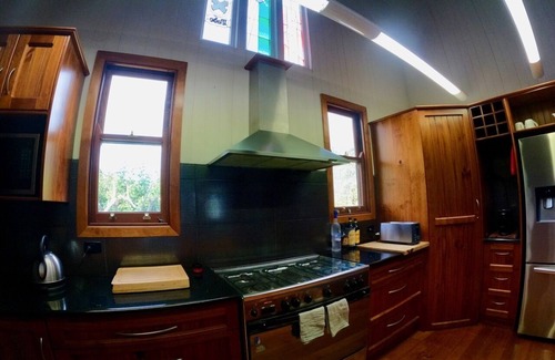 Somerset Dam House | The Church Somerset Dam Sleeps 10
