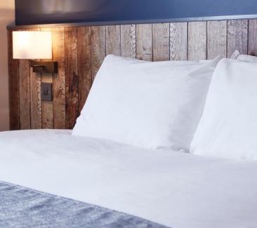 Wootton Bassett Hotel | The Churchill By Greene King Inns