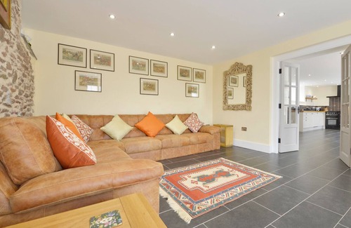 Wembury Cottage | THE CIDER BARN AT HOME FARM, pet friendly in Down Thomas