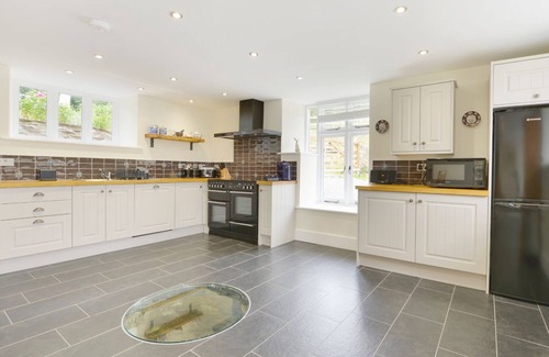 Wembury Cottage | THE CIDER BARN AT HOME FARM, pet friendly in Down Thomas