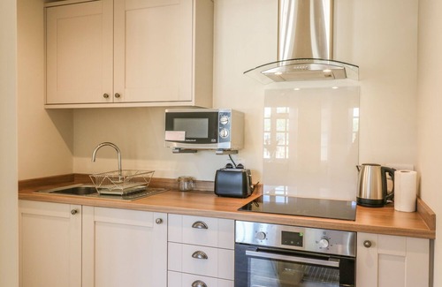 Shaftesbury Cottage | THE CIDER PRESS, MOTCOMBE, SHAFTESBURY, pet friendly in Motcombe