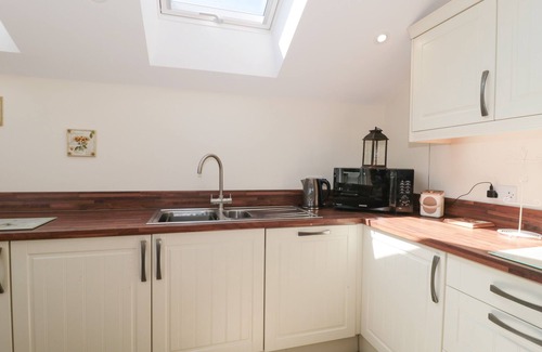 Winscombe Cottage | THE CIDER SHED, family friendly, country holiday cottage in Winscombe