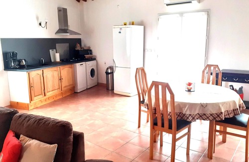 Vedene Apartment | The Cigale Gîte-Villa 2 people At Doors of Avignon in Provence